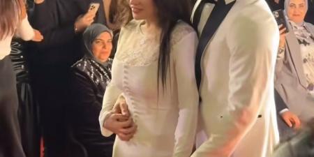 السعادة تملأ وجهها.. لقطات رومانسية تجمع مي عز الدين وزوجها في أول مناسبة فنية معا - تواصل نيوز