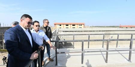 وزير الإسكان ومحافظ الفيوم يتفقدان توسعات محطة معالجة "كحك" بمركز يوسف الصديق - تواصل نيوز