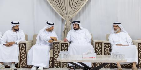 أحمد بن محمد يقدّم واجب العزاء في وفاة خديجة عبدالله علي الصايغ - تواصل نيوز