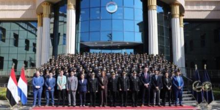 أكاديمية الشرطة تنظم دورة تدريبية لطالبات كلية الشرطة للتدريب على كشف الوثائق المزورة - تواصل نيوز