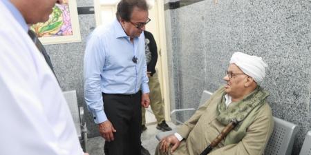 وزير الصحة يتفقد  تطوير 20 عيادة بمبنى العيادات الخارجية بمستشفى الجمهورية التعليمي - تواصل نيوز