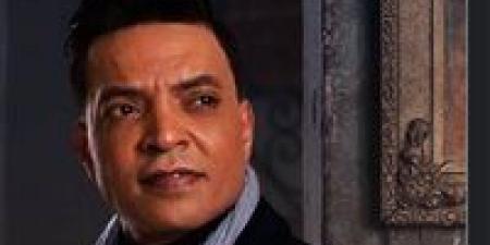 مسكوا في خناق بعض.. مشاجرة بين المطرب طارق الشيخ ونجله وخال زوجته بحدائق الأهرام - تواصل نيوز