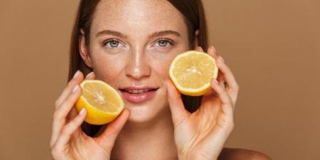 ماسك تفتيح فوري للوجه بالعسل والليمون - تواصل نيوز