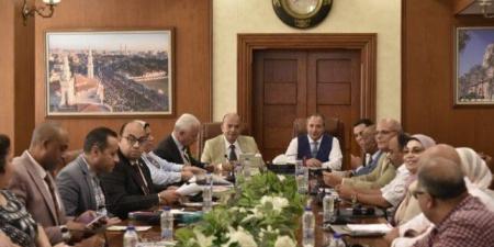 محافظ بورسعيد يعلن بدء المرحلة التجريبية لشركة النظافة في 3 أحياء - تواصل نيوز