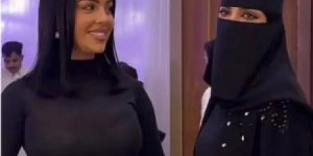 مشهورة سعودية تتهم زوجة رونالدو بـ الغيرة من عيونها - تواصل نيوز