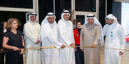 الكويت.. محافظ الأحمدي: الفنون التشكيلية والتطبيقية تعزز الهوية الوطنية وتبرز ملامح المجتمع - تواصل نيوز
