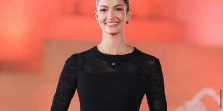 تارا عماد تختم مهرجان القاهرة برقة شانيل والكعكة الكلاسيكية - تواصل نيوز