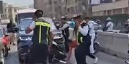 السجن 3 سنوات للسائح الخليجي المتهم باستعراض القوة والتعدي على الأمن أعلى كوبري أكتوبر - تواصل نيوز