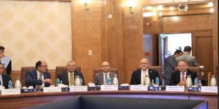 رئيس جامعة سوهاج يشارك في اجتماع المجلس الأعلى للجامعات بجامعة قناة السويس - تواصل نيوز