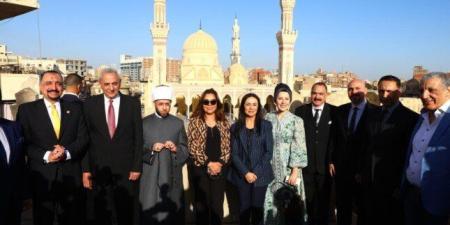 وزراء التنمية المحلية والتضامن والأوقاف ومحافظ الغربية يتفقدون أعمال تطوير محيط المسجد الأحمدي - تواصل نيوز