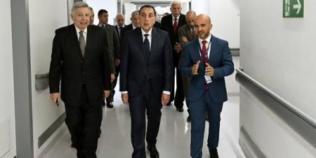 عقب افتتاحه.. رئيس الوزراء يتفقد عددًا من أقسام المستشفى الجامعي بجامعة الجيزة الجديدة - تواصل نيوز