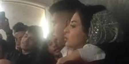 سحل العروس وحالات تحرش.. ماذا حدث في زفاف كروان مشاكل وحفيدة شعبان عبد الرحيم ؟ - تواصل نيوز