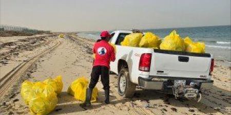 فريق الغوص الكويتي يرفع 4 أطنان من المخلفات في حملته البيئية بساحل (الزور) - تواصل نيوز