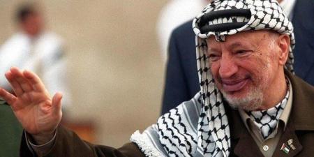 حسن عصفور: تلقيت رسالة تهديد واضحة لياسر عرفات خلال قمة كامب ديفيد 2000 - تواصل نيوز