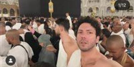 أحمد جمال سعيد يؤدي مناسك العمرة: سنة جديدة بدأت في بيت الله الحرام وإن شاءالله تنتهي هنا - تواصل نيوز