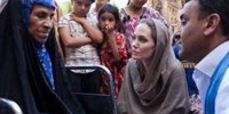 أنجلينا جولي.. رحلة نجمة هوليوود في مخيمات اللأجئين - تواصل نيوز