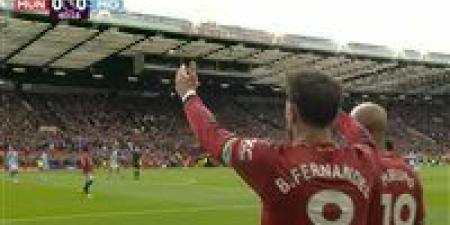 مان يونايتد ضد مان سيتي.. التعادل السلبي يحسم الشوط الأول من مباراة مانشستر سيتي ويونايتد في الدوري الإنجليزي - تواصل نيوز