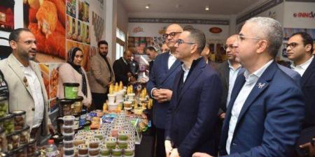 وزير الاستثمار من بنها: نتوسع في المناطق الاستثمارية ونطرح 389 ترخيصاً عبر المنصة المؤقتة - تواصل نيوز