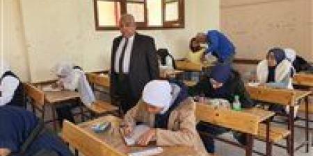 18545 طالباً يؤدون امتحانات الشهادة الإعدادية عبر 115 لجنة بمحافظة الأقصر - تواصل نيوز