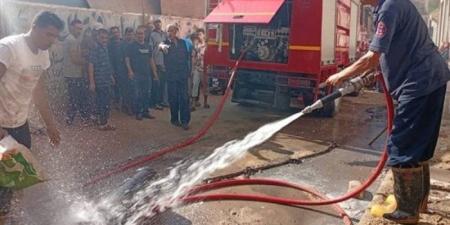 إصابة 4 أشخاص في حريق مخزن بمجمع مصالح شبين الكوم بالمنوفية - تواصل نيوز