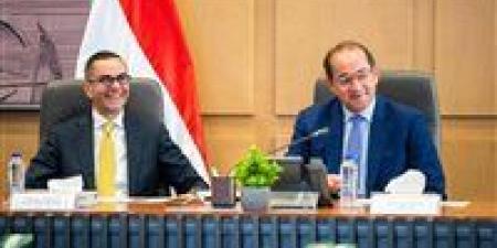 المالية والاستثمار يدشنان شراكة استراتيجية لتسريع الإفراج الجمركي وتيسير حركة التجارة - تواصل نيوز