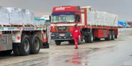 مد غزة بـ233 ألف سلة غذائية و18 ألف بطانية ضمن قافلة زاد العزة الـ 119 - تواصل نيوز