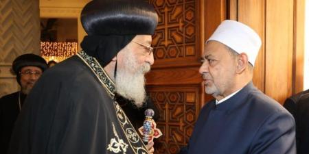 شيخ الأزهر يجري اتصالا هاتفيا بقداسة البابا تواضروس للاطمئنان على صحته - تواصل نيوز
