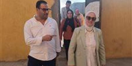 متابعة ميدانية لأعمال تقدير الدرجات بالقاهرة.. مدير التعليم تتفقد كنترولات الشروق - تواصل نيوز