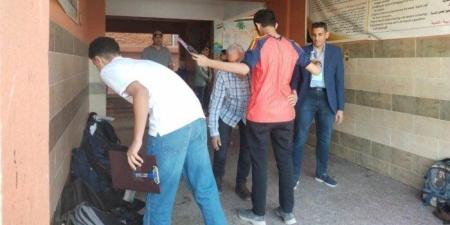 بعد رصد كاميرات داخل اللجان.. استبعاد رئيس لجنة امتحانات الشهادة الإعدادية ببنها - تواصل نيوز