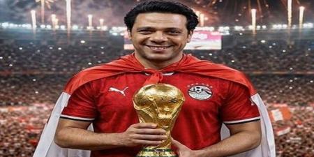 حاملًا كأس العالم.. حمزة العيلي يوجه رسالة مؤثرة للمنتخب قبل مشاركته في المونديال - تواصل نيوز