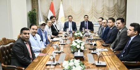 وزيرا الزراعة والرياضة يلتقيان مسؤولي الهيئة العامة لسباق الخيل لبحث خطط تطوير القطاع - تواصل نيوز