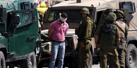 قوات الاحتلال الإسرائيلي تعتقل 13 فلسطينيا في مناطق متفرقة بالضفة الغربية - تواصل نيوز