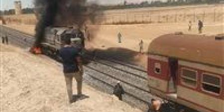 عاجل.. السكة الحديد تكشف تفاصيل حادث تصادم قطار مع سيارة ملاكي واشتعال النيران بها - تواصل نيوز