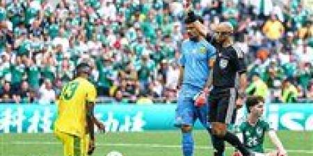 يايا سيتولي لاعب منتخب جنوب أفريقيا يدخل تاريخ كأس العالم من الباب الأصعب بعد ليلة كارثية أمام المكسيك - تواصل نيوز