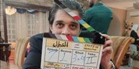 خيري بشارة ممثلا لأول مرة بدور كامل في مسلسل العطل مع عمر خورشيد| خاص - تواصل نيوز