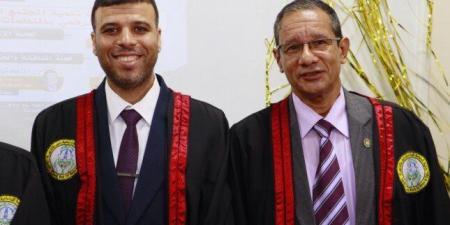 جامعة الأزهر تمنح الصحفي حسام راضي الماجستير بامتياز عن دراسة حول التحول الرقمي - تواصل نيوز