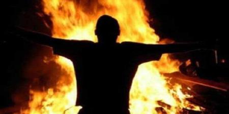 مصرع شخص أشعل النيران في نفسه بالإسكندرية - تواصل نيوز