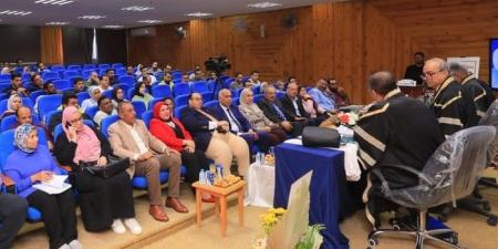 رئيس جامعة كفر الشيخ يشهد مناقشة أول رسالة ماجستير بكلية طب الفم والأسنان - تواصل نيوز