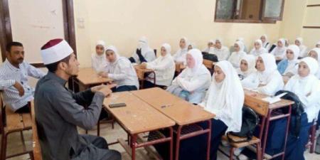 السجن المشدد 3 سنوات لعاطل بتهمة التعدي على طفلة أمام عقار سكنها بالإسكندرية - تواصل نيوز