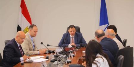 محافظ دمياط يبحث مع "القابضة للسياحة" سبل تعزيز التعاون والاستثمار التنموي - تواصل نيوز