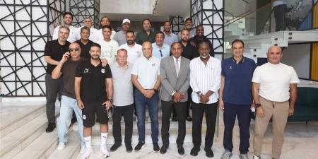 مدربو الرخصة PRO يحضرون مباراة مصر وليبيا في الإسماعيلية (صور) - تواصل نيوز