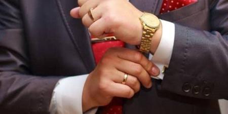 ما حكم لبس الرجل ساعة أو نظارة مطلية بالذهب؟ مفتي الجمهورية يجيب - تواصل نيوز
