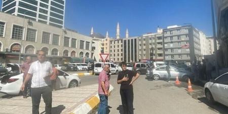 أصابهم الرعب وهربوا إلى الشوارع، اللحظات الأولى لزلزال تركيا تصيب السكان بالفزع (فيديو) - تواصل نيوز