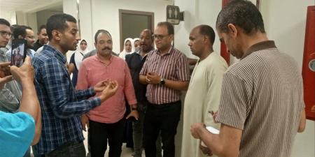 وكيل وزارة الصحة بقنا يفاجئ مستشفى فرشوط المركزي ويتابع سير العمل بالعناية المركزة (صور) - تواصل نيوز