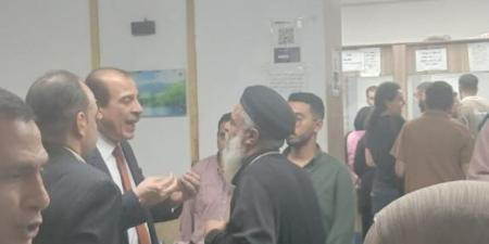 نائب وزير الصحة يتفقد إدارات التكليف والتراخيص ومعامل الصحة العامة لمتابعة انتظام العمل وتيسير الخدمات - تواصل نيوز