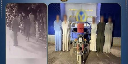 بعد القبض على المتهمين، تفاصيل التعدي على شاب ومحاولة اختطافه في قنا - تواصل نيوز