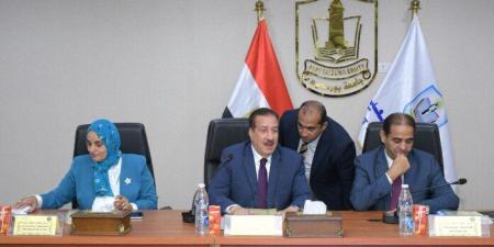 محافظ بورسعيد يشارك في اجتماع مجلس الجامعة ويؤكد أهمية التكامل لدعم التنمية - تواصل نيوز
