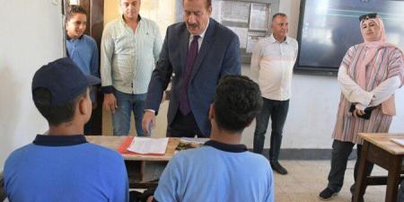 محافظ بورسعيد يتفقد مدرسة الشهيد أحمد أبو العطا الثانوية العسكرية بنين ويتابع انتظام الدراسة - تواصل نيوز