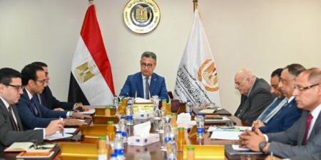 وزير التموين يبحث تكلفة الخبز السياحي والفينو ويشدد على استقرار أسعار الدقيق - تواصل نيوز