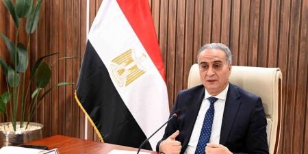 حماية المستهلك: ضبط 25 ألف عبوة مستحضرات تجميل منتهية الصلاحية بأسيوط - تواصل نيوز